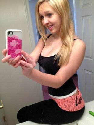 <blonde teen nude selfie